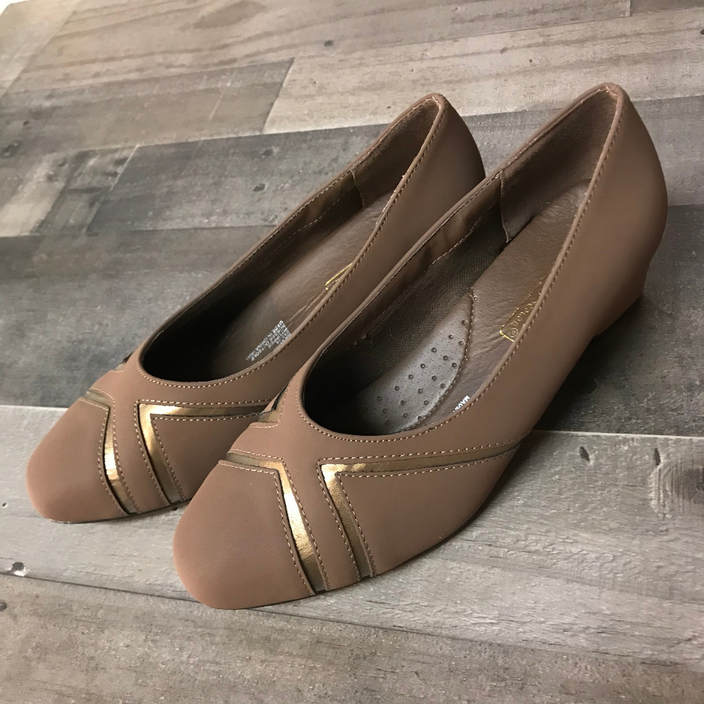 New Comfort-Well by Beacon Tan Pumps [155s4]